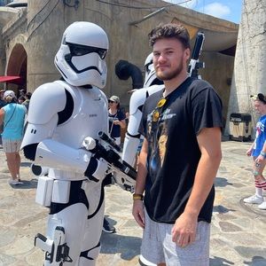 Meet your Posher, Hunter